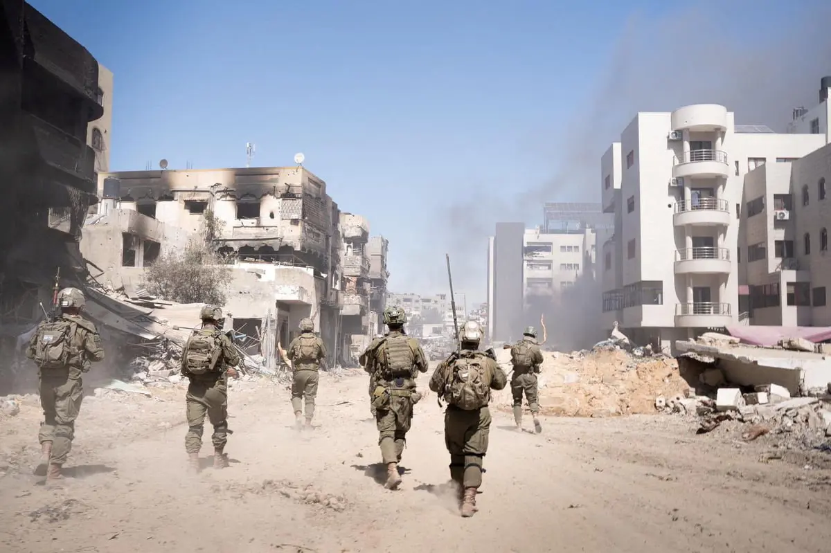 معارك ضارية بحي الشجاعية.. إسرائيل تمهد لـ"المرحلة الثالثة"