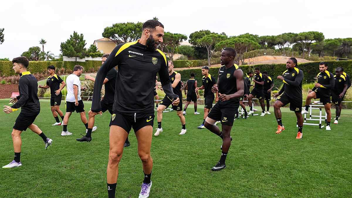 الاتحاد السعودي يتلقى دفعة هائلة قبل مواجهة النصر المفصلية 
