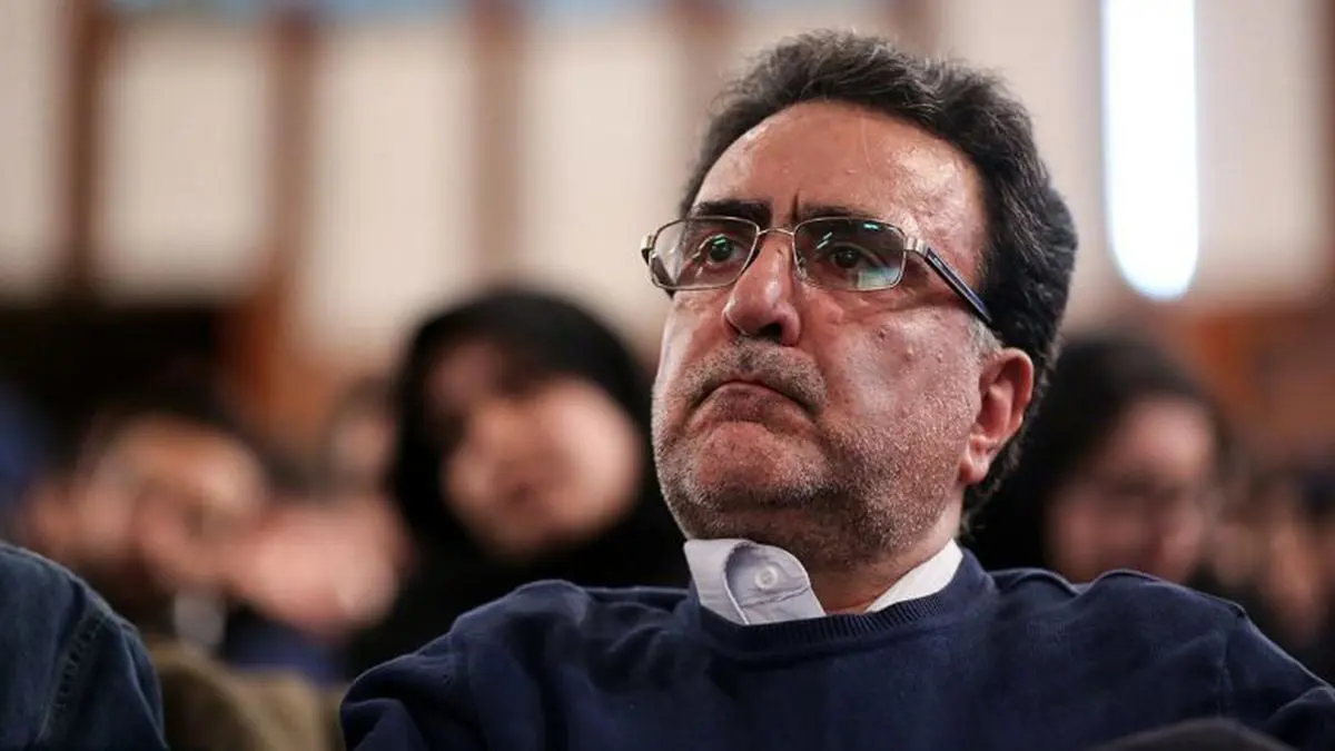 المعارض الإيراني تاج زاده يرفض الرد على القاضي خلال جلسة محاكمته