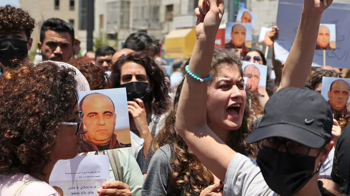 تأجيل محاكمة المتهمين بقضية نزار بنات والأمن الفلسطيني يعتقل الشاهد الرئيسي