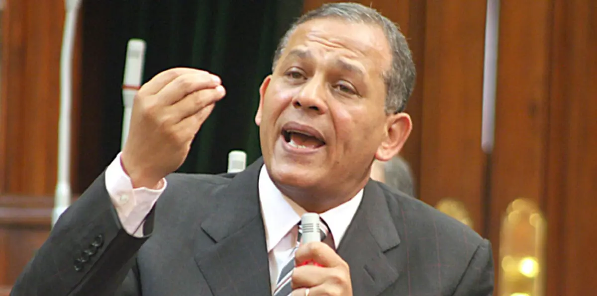 لجنة بمجلس النواب المصري توصي بإسقاط عضوية أنور السادات