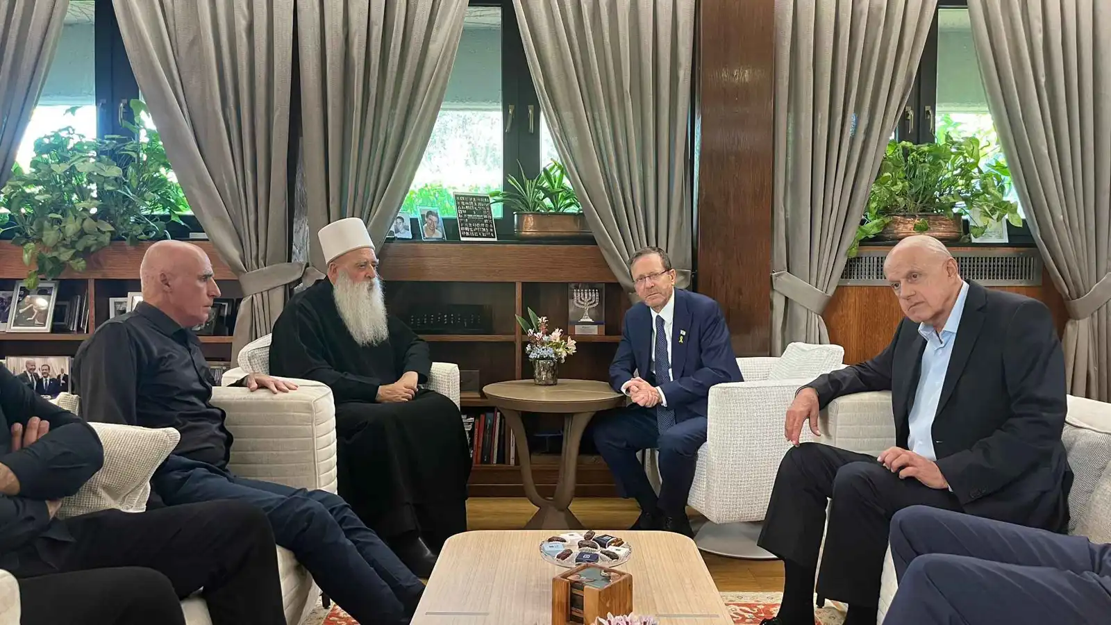 هرتسوغ يلتقي موفق طريف ويندد بالاعتداءات على دروز السويداء