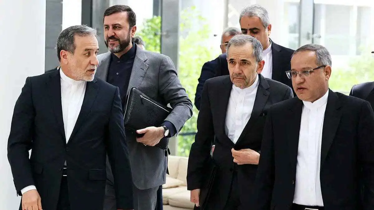 وول ستريت جورنال: إيران تسعى لإجراء محادثات مع أمريكا وإسرائيل