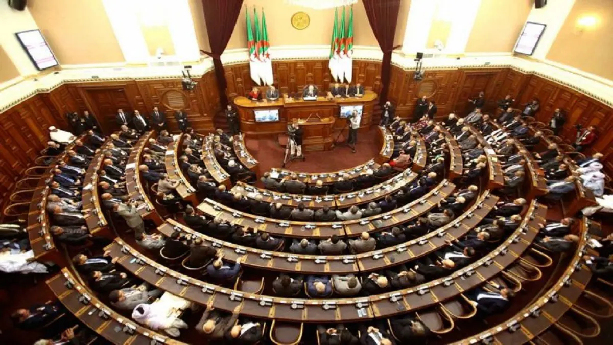 عبد القادر بن صالح رئيسًا مؤقتًا للجزائر