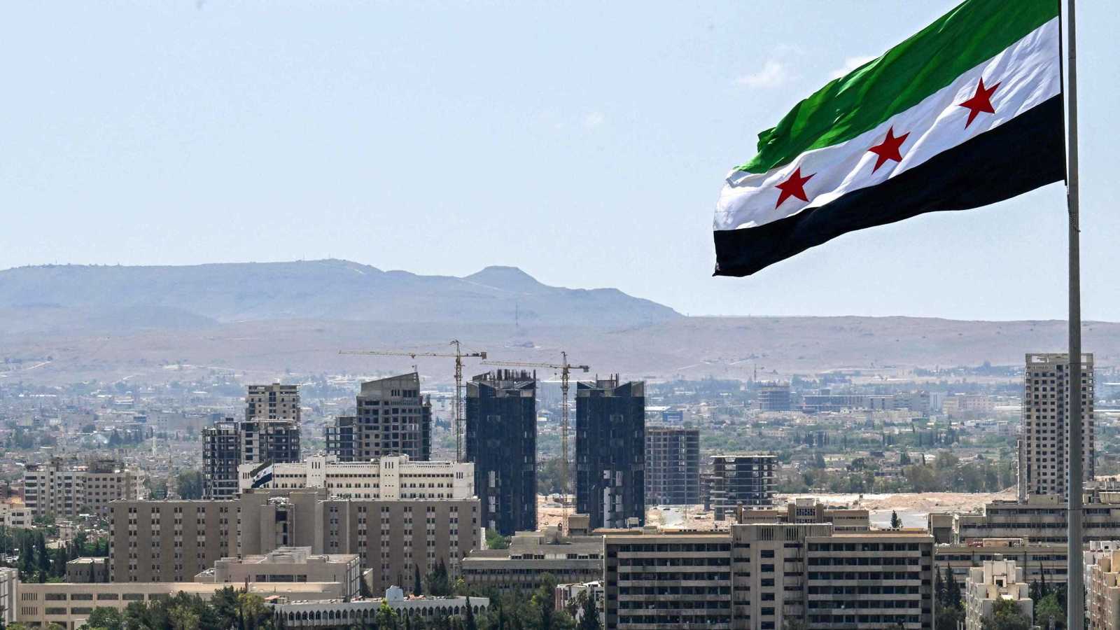 سيناتور أمريكي يطالب بإلغاء "قانون قيصر"