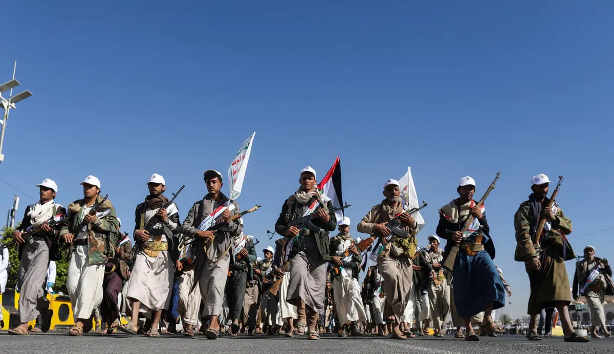 الاتصالات.. "سلاح جديد" بيد الحوثيين للتجسس على اليمنيين