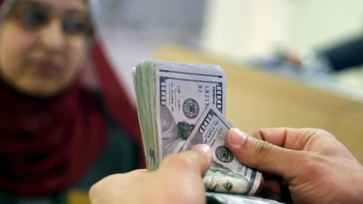 انخفاض الجنيه المصري بوتيرة سريعة في 4 أشهر مقابل الدولار