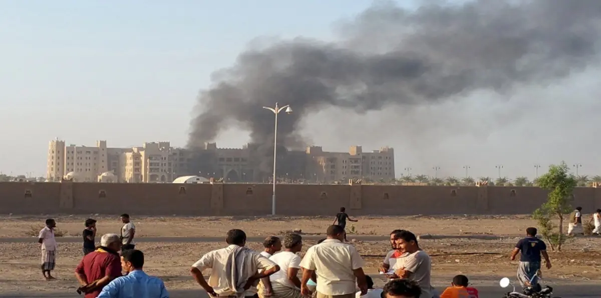 داعش يتبنّى تفجيرًا انتحاريًّا بعدن أودى بحياة 40 شخصًا