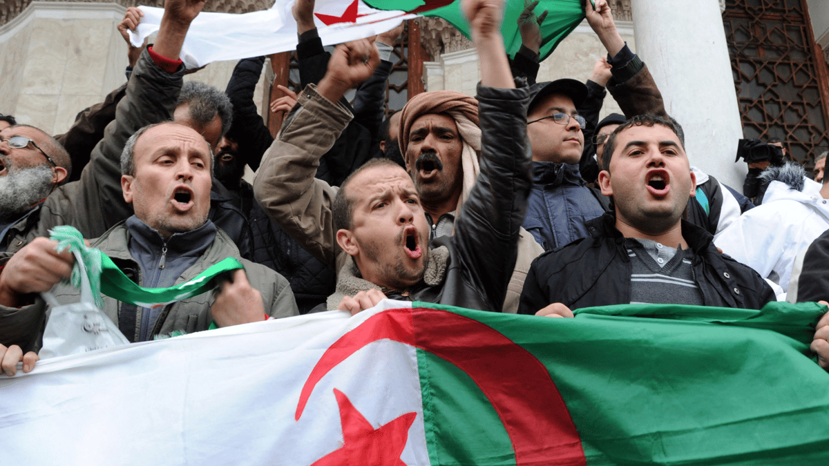 غموض حول مرشحي الرئاسة في الجزائر ودعوات لإحياء النقاش الحر