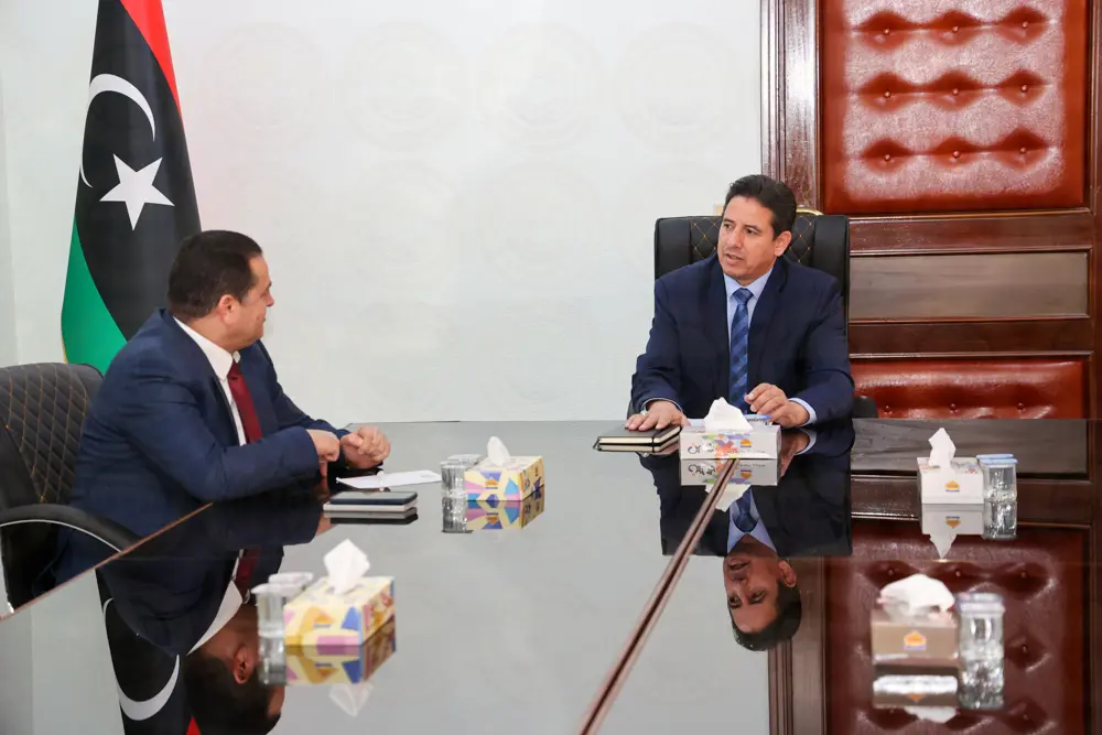 الوزير عبدالهادي الحويج خلال جلسة المسائلة البرلمانية