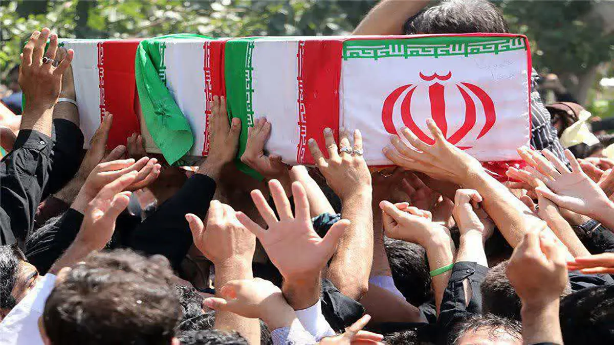 إيران تستعيد رفات 115 من قتلاها خلال الحرب مع العراق (صور)