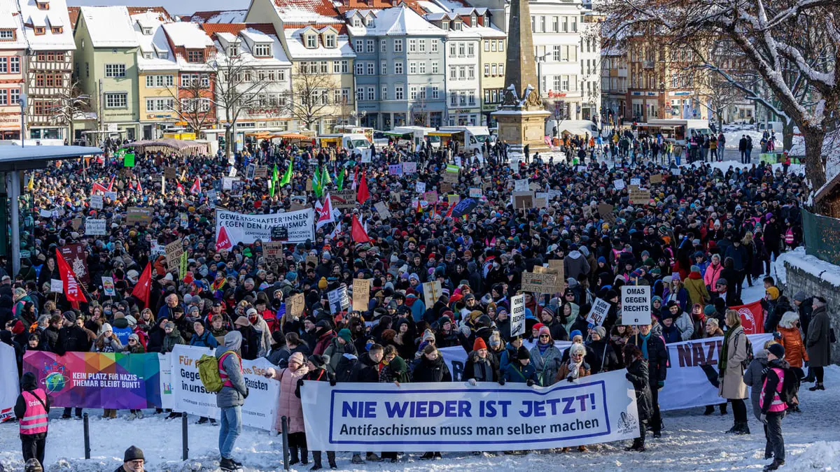 عشرات الآلاف يتظاهرون ضد اليمين المتطرف في ألمانيا