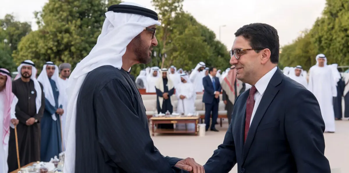 محمد بن زايد يتلقى رسالة من العاهل المغربي
