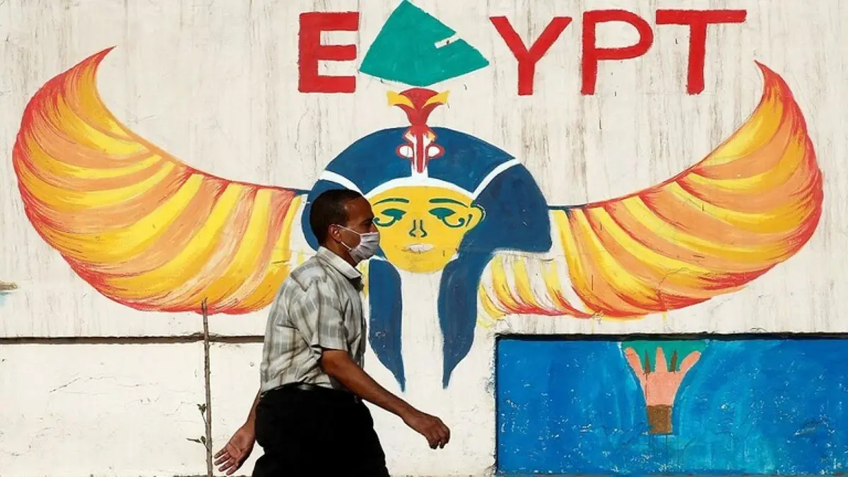 تقرير: مصر أصبحت "نقطة انطلاق حاسمة" لتصنيع لقاح كورونا
