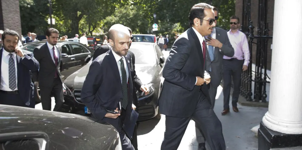 في هذه الدولة.. لقاء سري بين ليبرمان ووزير الخارجية القطري