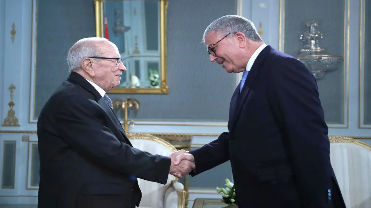 "نداء تونس" يبحث ترشيح وزير الدفاع للرئاسة