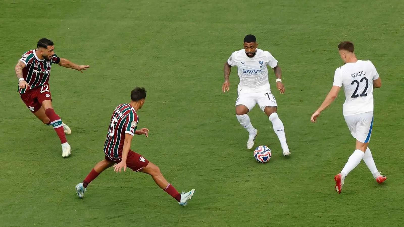 النصر يخطط للتعاقد مع نجم الهلال السعودي