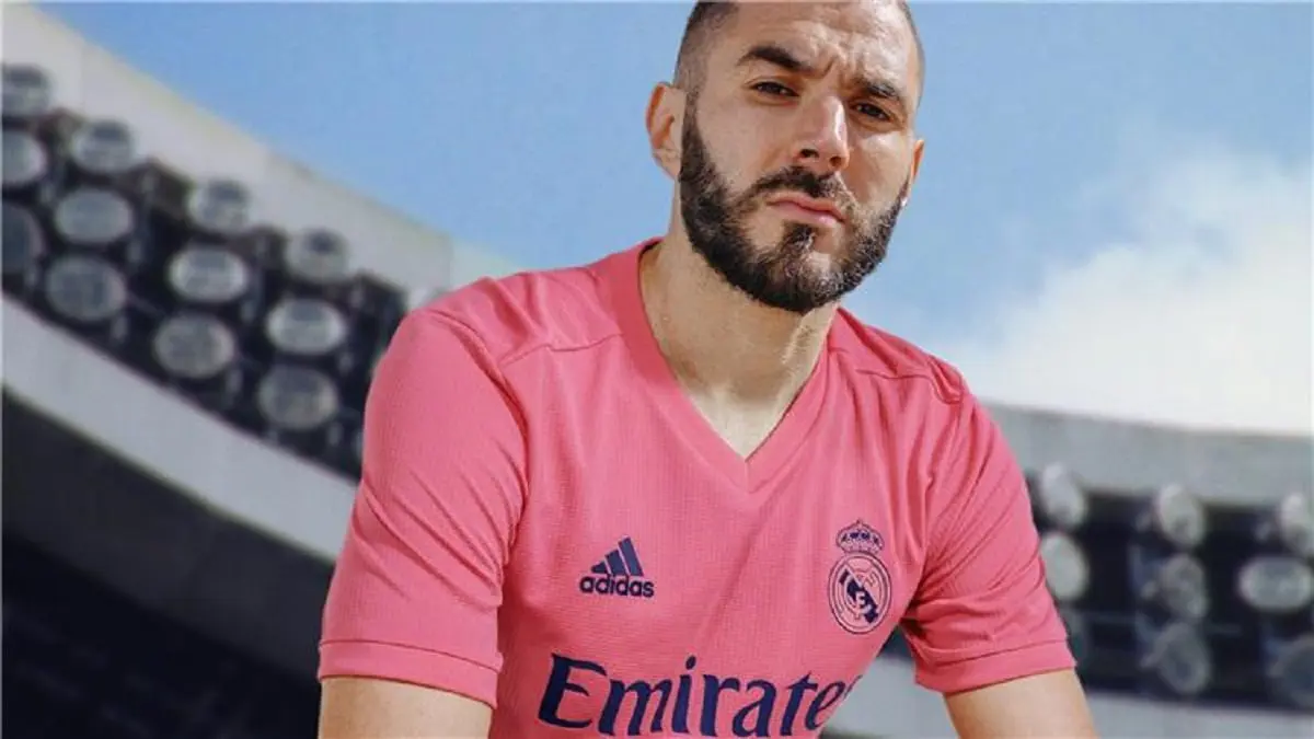 كشف قميصي ريال مدريد الأول والثاني للموسم المقبل (صور)