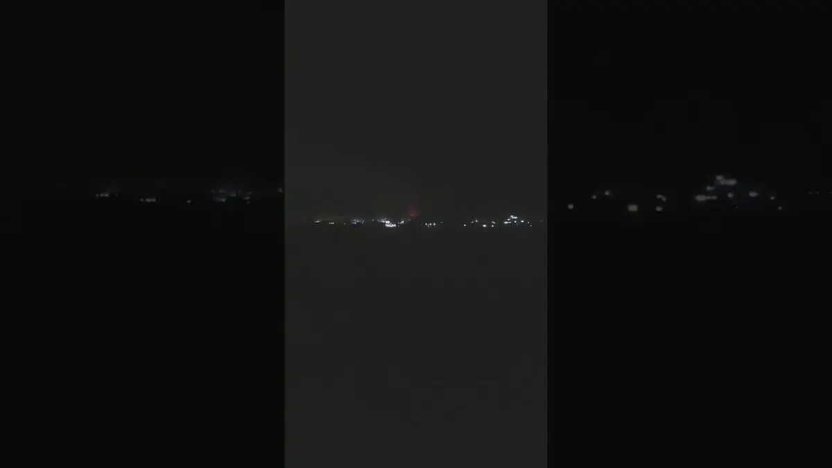 قصف صاروخي يستهدف معسكرا للجيش اليمني في مأرب (فيديو)