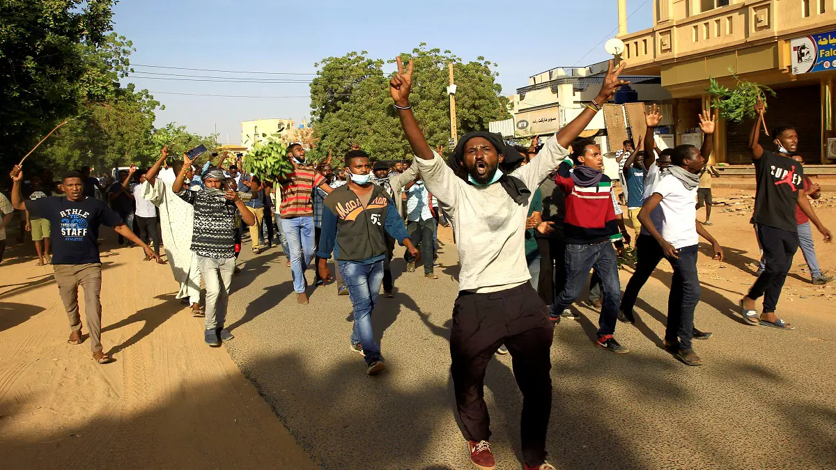 السودان.. الآلاف يتظاهرون للمطالبة باستكمال هياكل السلطة الانتقالية (فيديو)