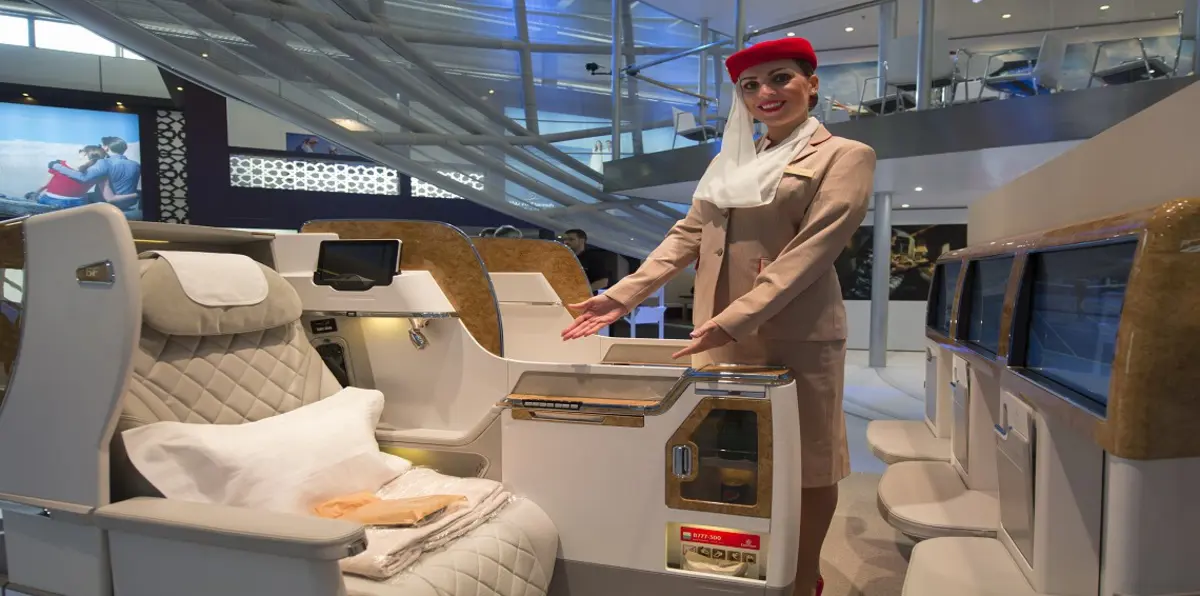 طيران الإمارات تستعين بمرسيدس وجيريمي كلاركسون للترويج لدرجة أولى جديدة
