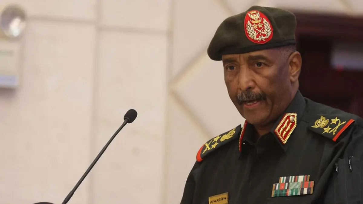 البرهان يعزل 5 وزراء من الحكومة السودانية