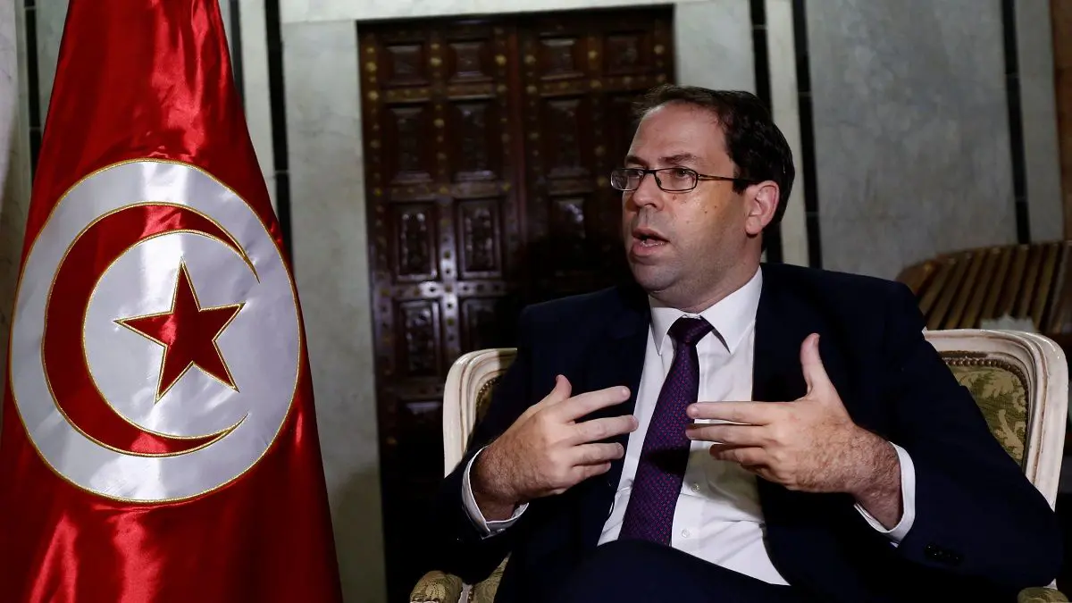 تونس.. محاولة انتحار جماعية أمام مقر حزب يوسف الشاهد  في القصرين (فيديو)‎