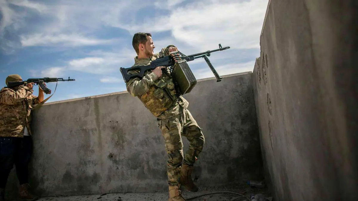 اشتباكات بالأسلحة الثقيلة بين ميليشيات ليبية غرب طرابلس