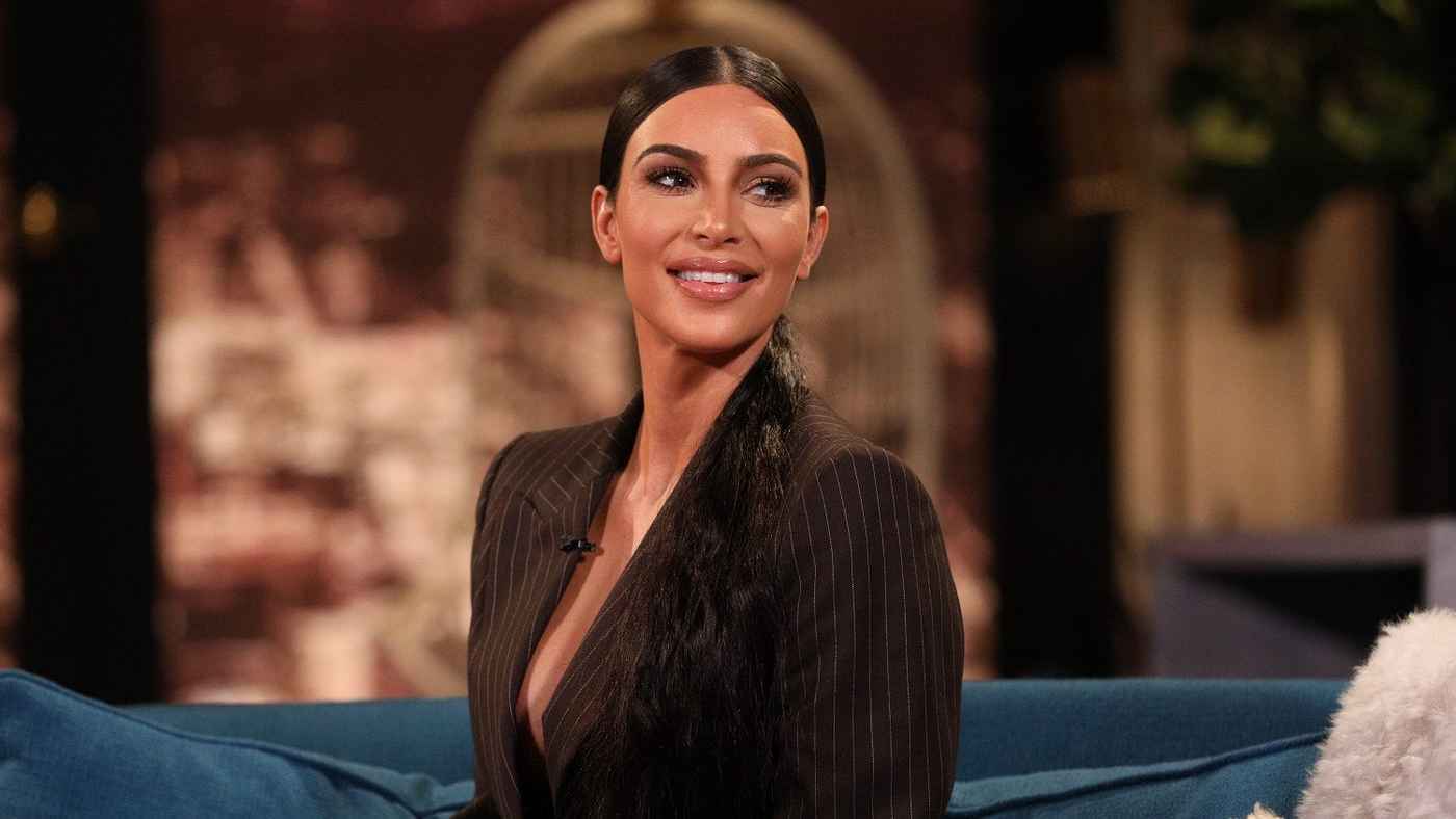 بعد 6 سنوات.. كيم كارداشيان تحتفل بتخرجها من القانون | إرم نيوز