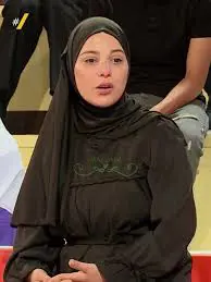 الفتاة الجزائرية ابتسام 