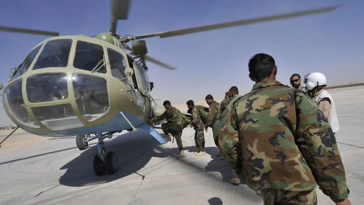 طيارون أفغان هاربون يبدأون مغادرة أوزبكستان رغم ضغوط طالبان لإعادتهم
