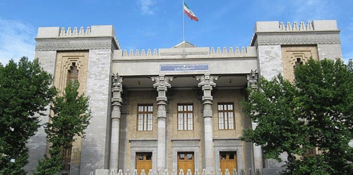 الدبلوماسيون الإيرانيون يصلون طهران
