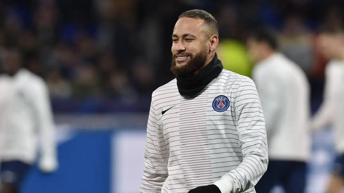 مباراة باريس سان جيرمان وبروسيا دورتموند.. نيمار يرقص ومبابي يظهر بعد شائعة الكورونا (فيديو)