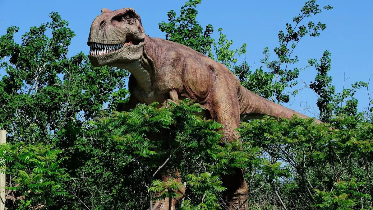 دراسة: كويكب عملاق ينهي عهد الديناصورات قبل 66 مليون سنة
