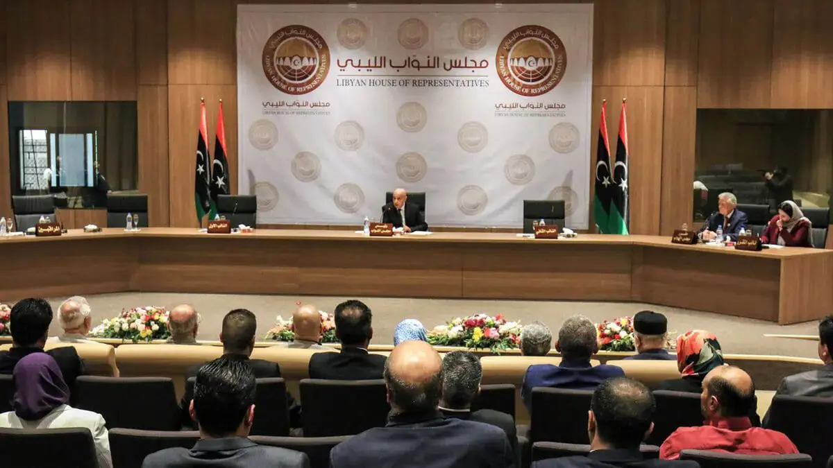 بعد استقالة وإسقاط عضوية نواب.. البرلمان الليبي يقرر تغيير "النصاب القانوني"