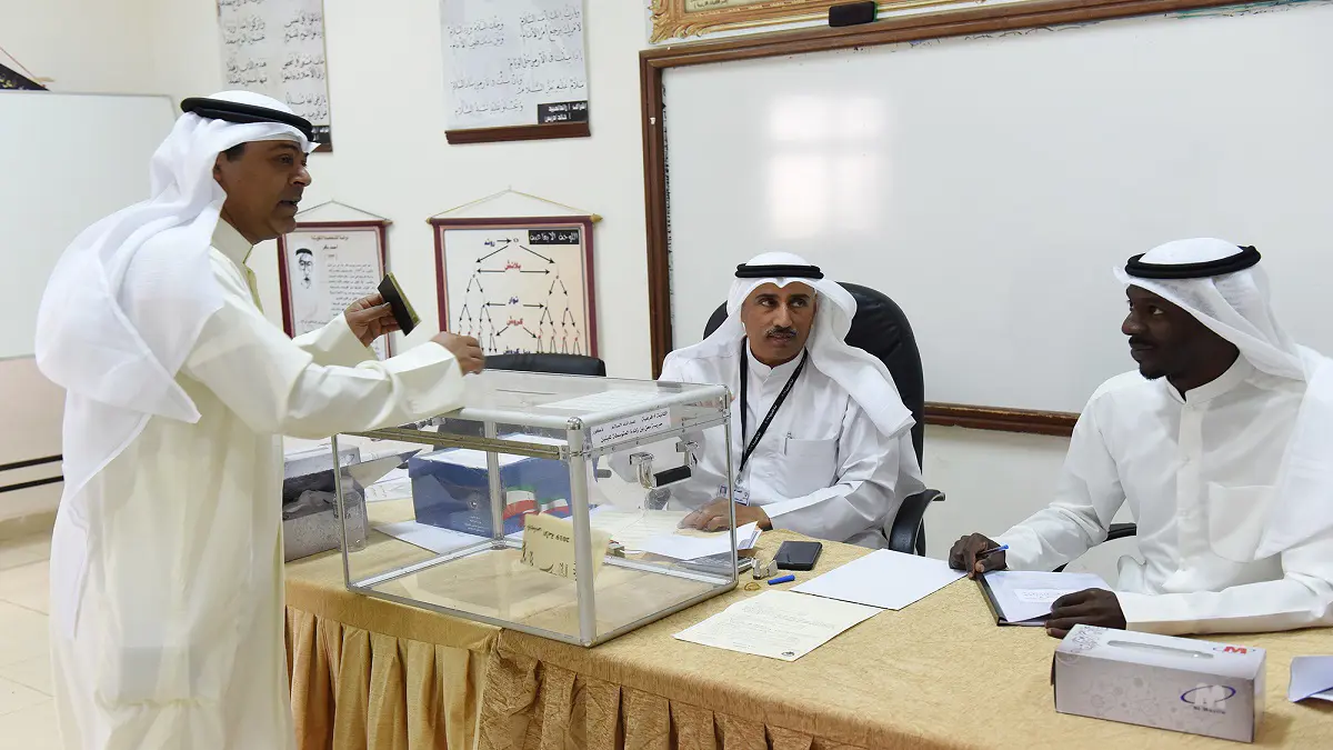 بالموسيقى والألعاب.. كويتيون يحتفلون بإقصاء ”الإسلاميين“ في انتخابات مجلس الأمة التكميلية (فيديو)