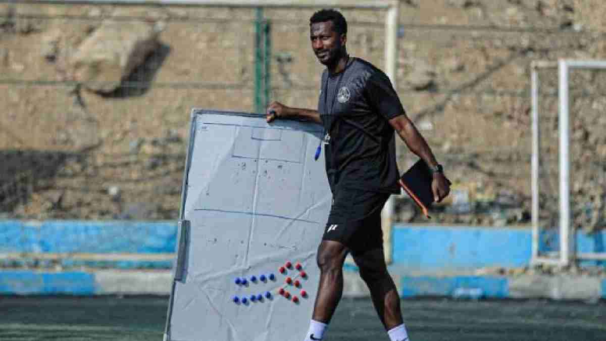 بينهم لاعب الزمالك.. أسماء ضحايا علي غزال من نجوم الكرة المصرية | إرم نيوز