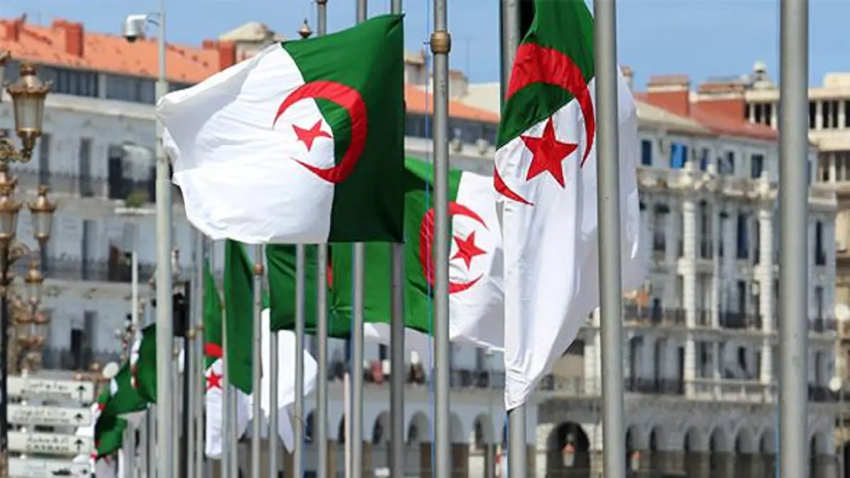 النيابة العامة بالجزائر  تحظر السفر على 12 من رجال الأعمال