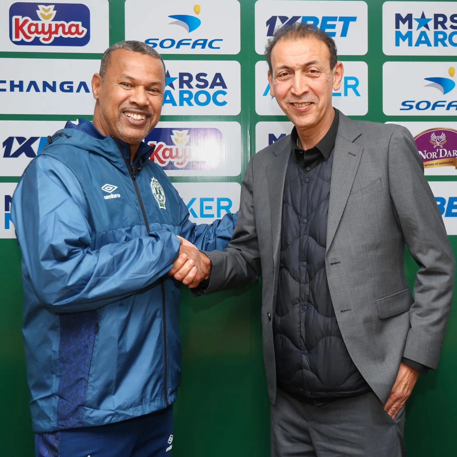عبد الله بيراوين رئيس الرجاء المغربي مع المدرب لسعد الشابي