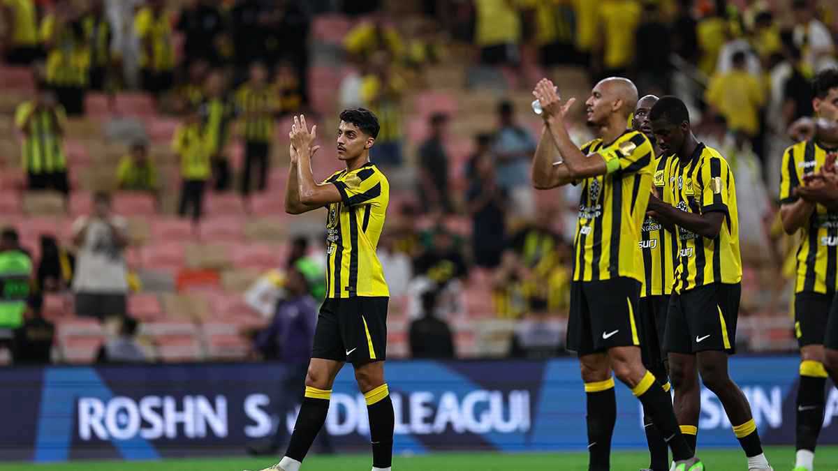كيف استفاد الاتحاد السعودي من غياب بنزيما أمام الفتح؟ | إرم نيوز