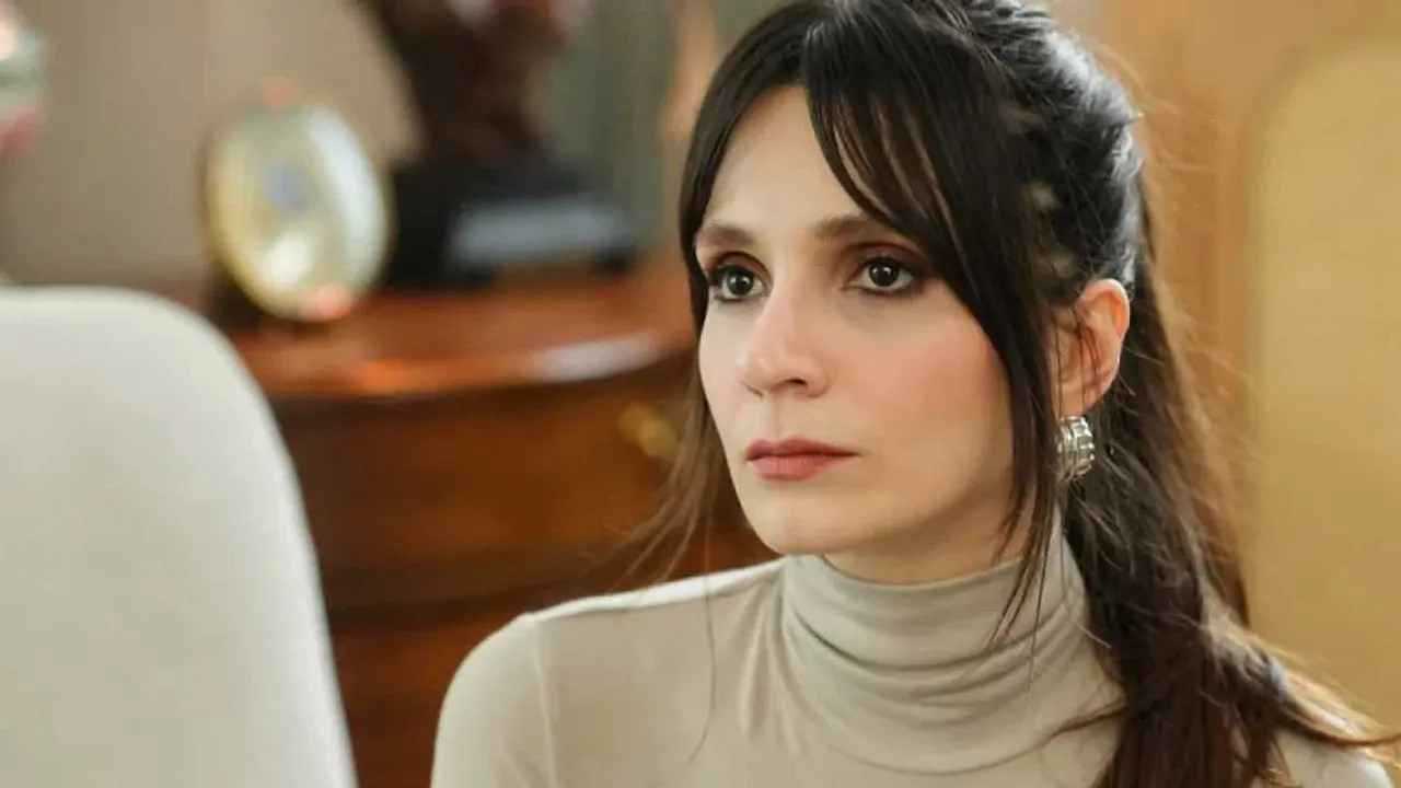 بعد اعتقالها.. تعاطف واسع مع الممثلة التركية ميريتش آرال بسبب رضيعها | إرم نيوز