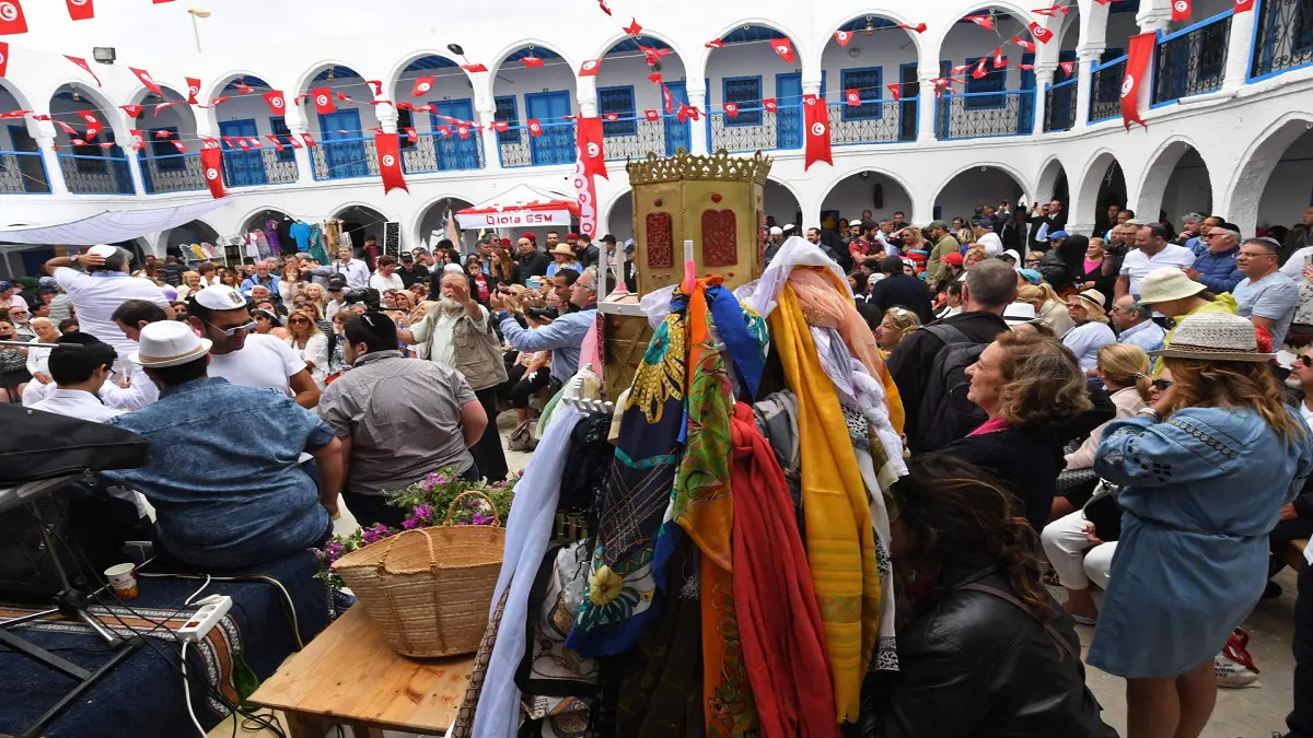 انطلاق موسم زيارة معبد "الغريبة" اليهودي بجربة التونسية‎ (فيديو)