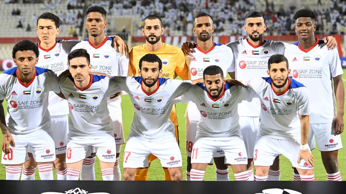 إصابة شاهين عبد الرحمن مدافع الشارقة بكسر في اليد إثر اصطدام قوي في مباراة بني ياس (فيديو)