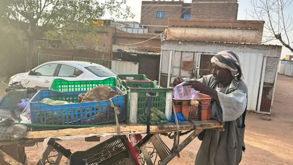 بحثًا عن أرزاقهم.. سودانيون في مواجهة مفتوحة مع الموت