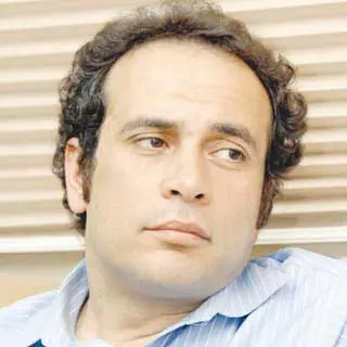 عمرو حمزاوي