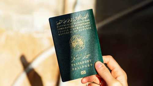 أزمة جوازات السفر تنذر بـ"دوامة انتقام" دبلوماسي بين فرنسا والجزائر