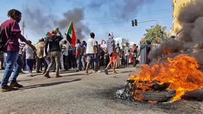 لجنة أطباء السودان: 3 قتلى في مظاهرات تطالب بالحكم المدني