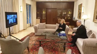 نتنياهو وزوجته سارة في مقر إقامتهما