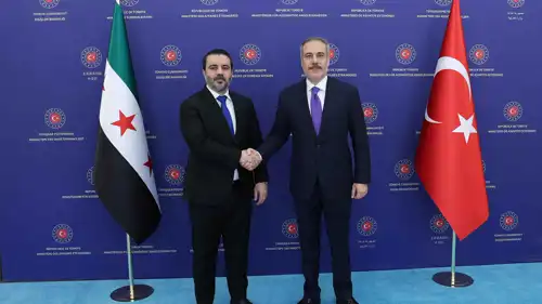 وزير الخارجية التركي هاكان فيدان ونظيره السوري أسعد الشيباني