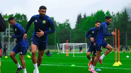 عبد الإله العمري في تدريبات النصر